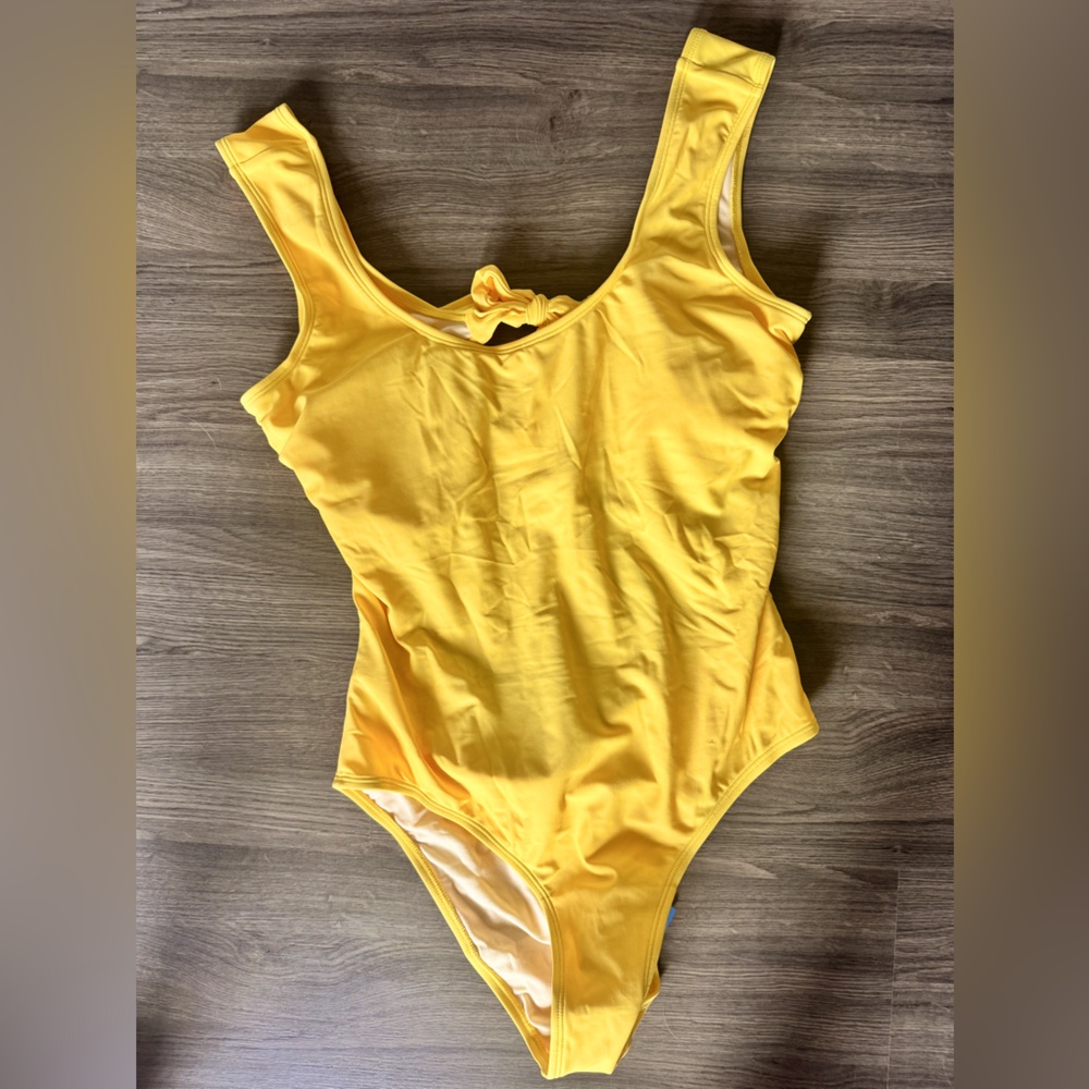 BNWT cupshe yellow one piece size L